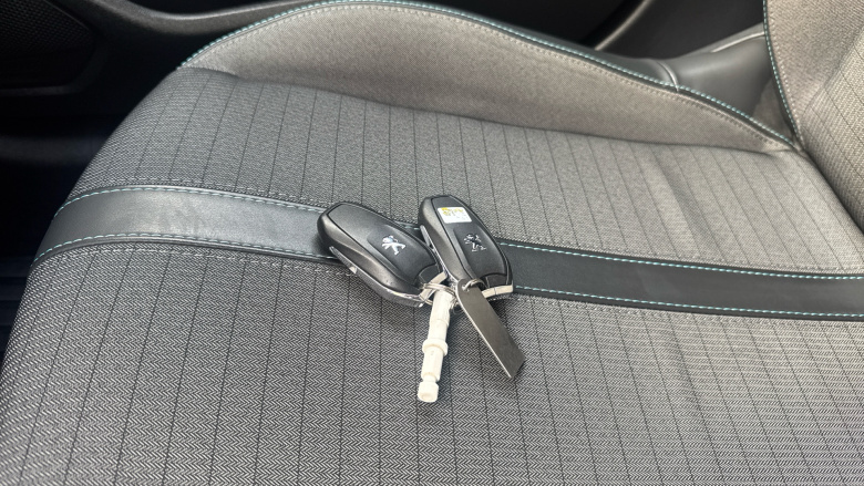 Peugeot 208 1.2 PureTech 100 Allure Premium 5dr Petrol Hatchback